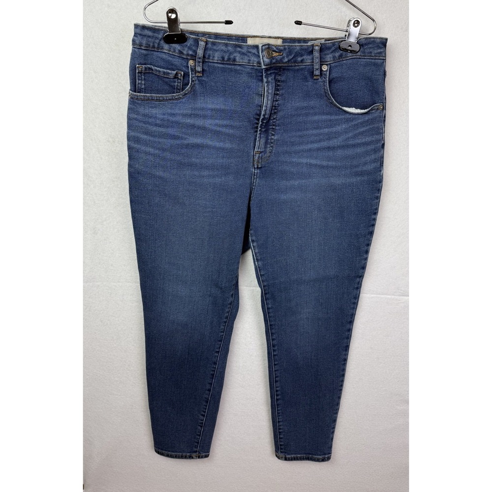 Everlane The Curvy High Rise Skinny Jean Size 33‎ Crop Medium Blue Wash Womens